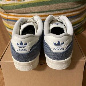 Adidas Men's Sneakers in Blue and White